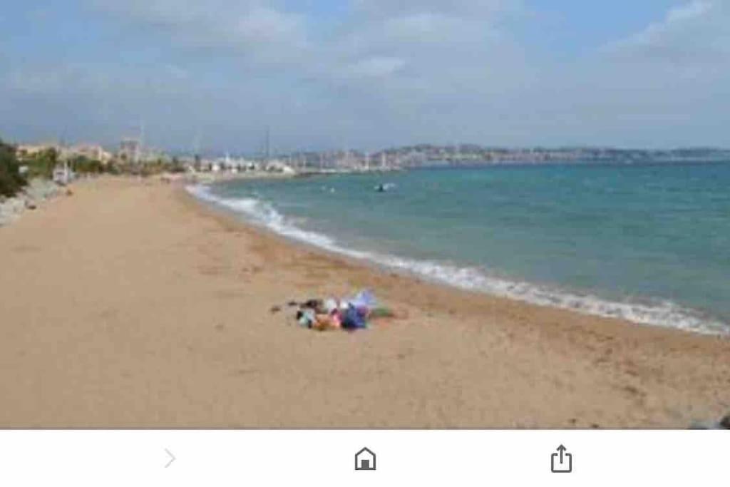 Mobilhome A Frejus A 15 Minute De La Mer Sur Terrain Independant Bagian luar foto