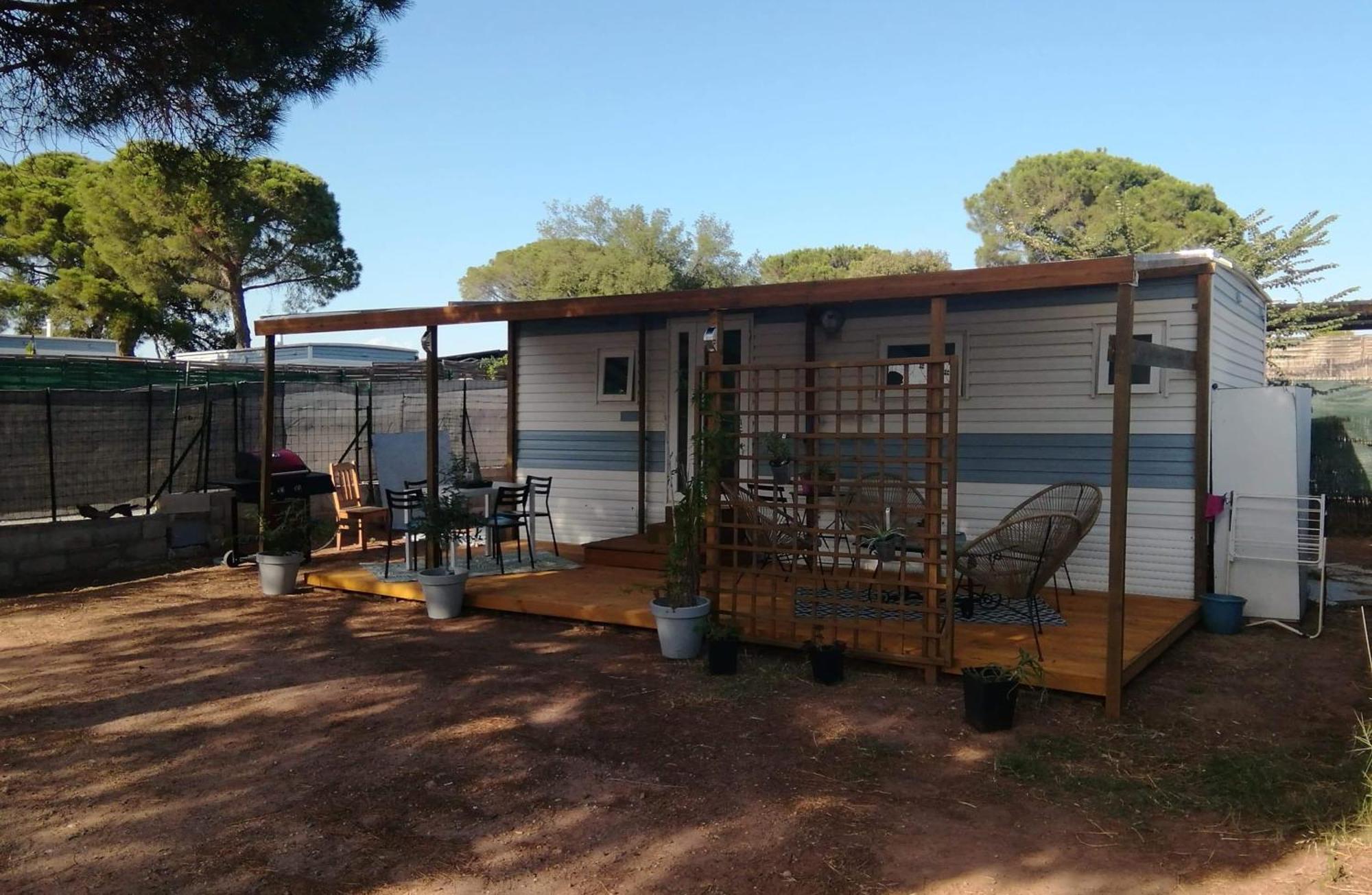 Mobilhome A Frejus A 15 Minute De La Mer Sur Terrain Independant Ruang foto